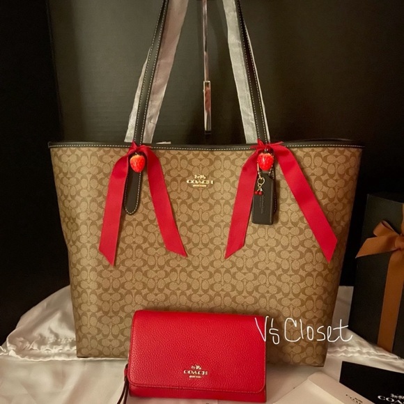 ❤️SOLD❤️❤️❤️Coach Tote Set - Picture 1 of 11